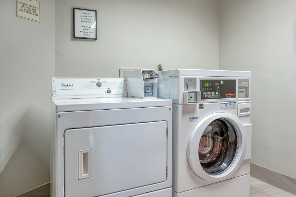 Holiday Inn Express Hotel & Suites Columbus Airport by IHG