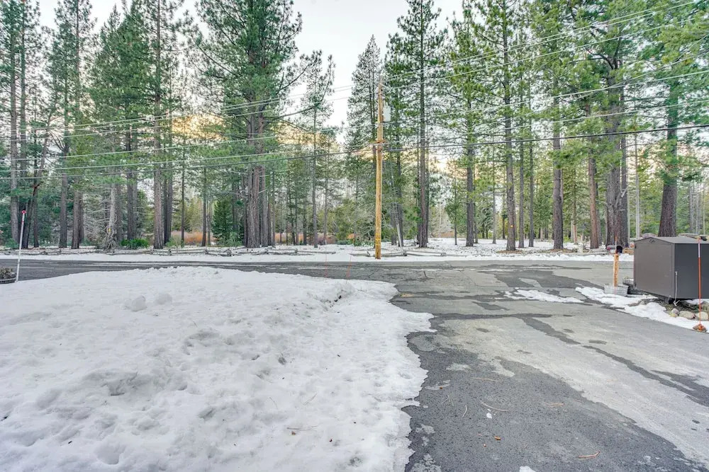 Ski & Board in South Lake Tahoe! Updated Home