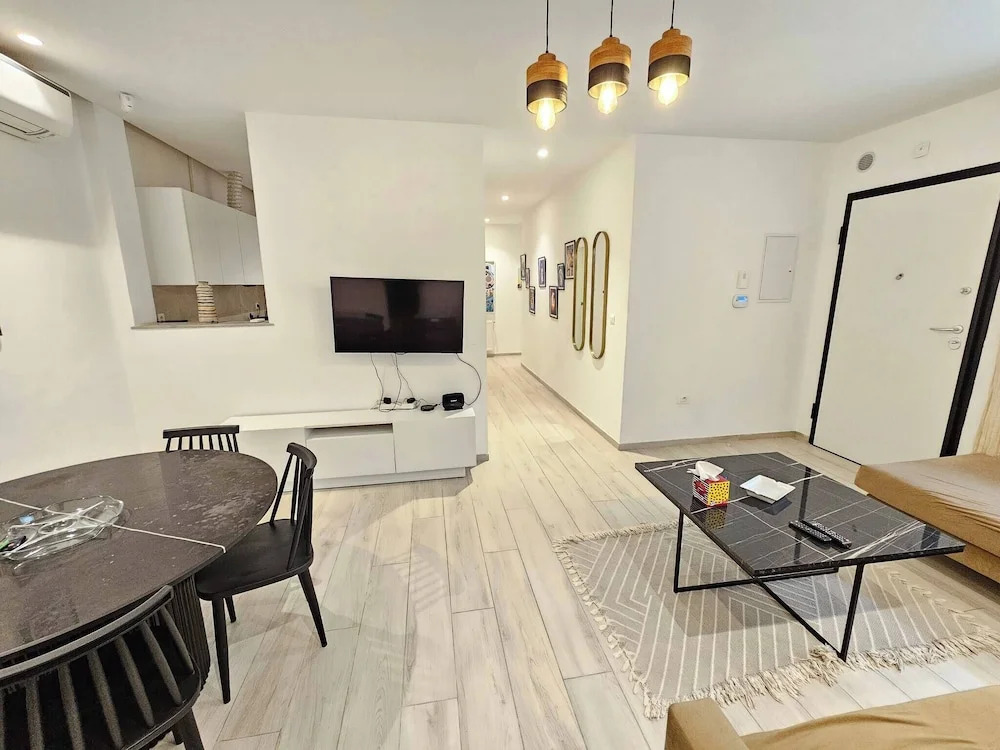 Contemporary Haven of La Marsa S 22