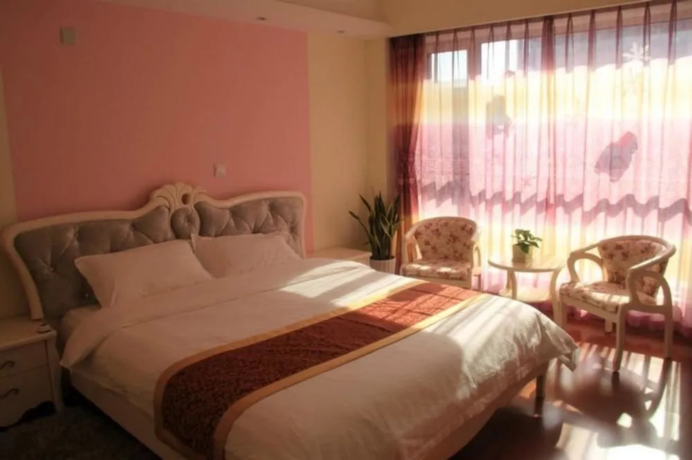 Happy Holiday Boutique Apartment