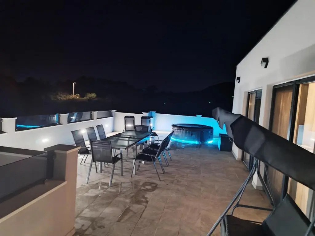 Villa Infinity
