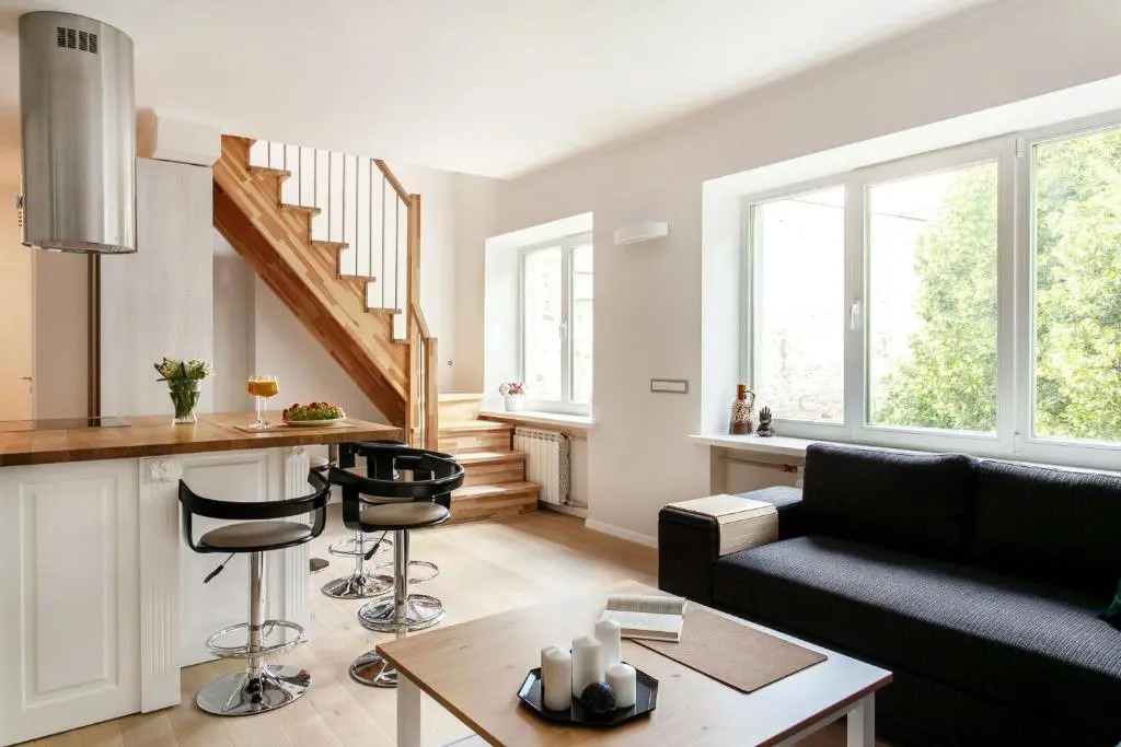 3bdr Modern and Stylish Apartment - Heart of Old Town by Houseys
