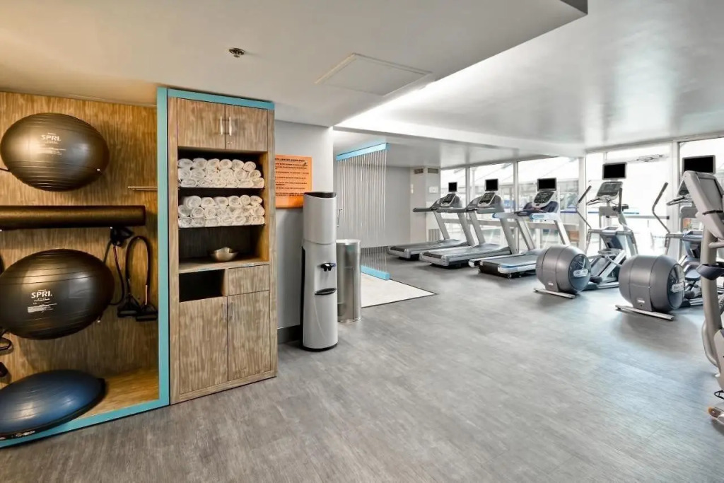 Crowne Plaza Tulsa Hotel Southern Hills