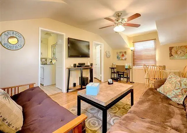 Cozy La Jolla Beach Cottage