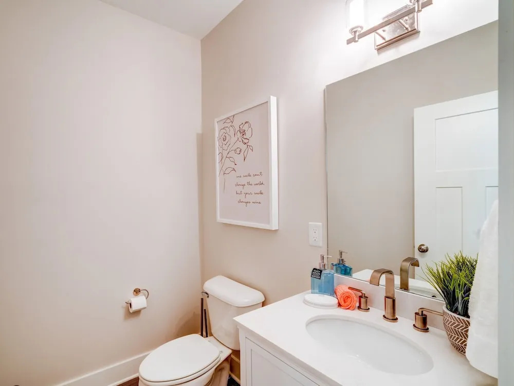 1121 Nashville - 4 Br Duplex