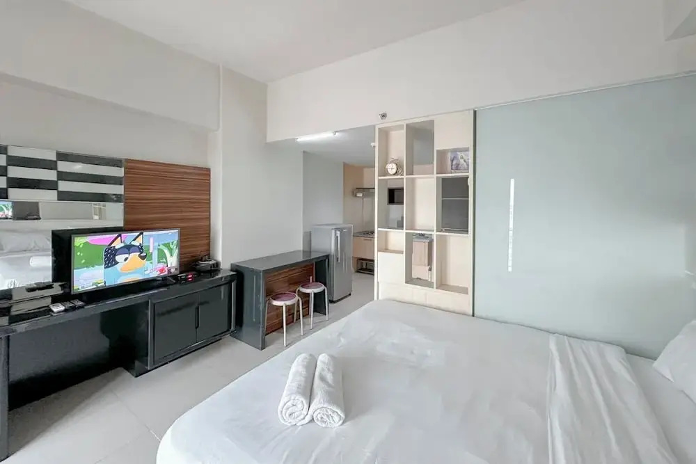 Minimalist and Cozy Studio at The Square Surabaya Apartment