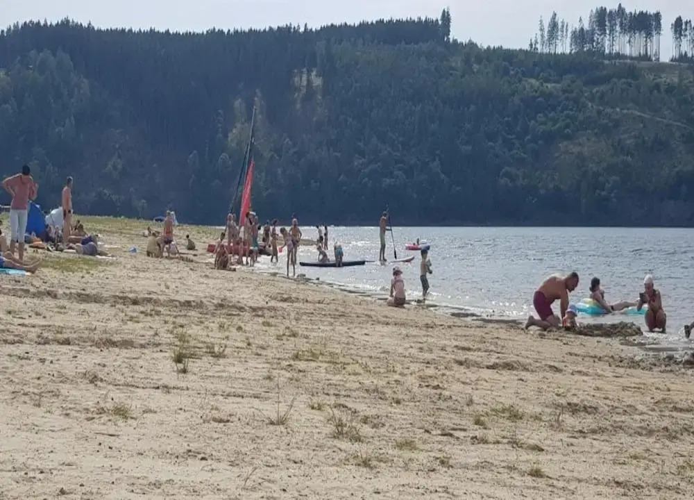 Lakeside Family Escape