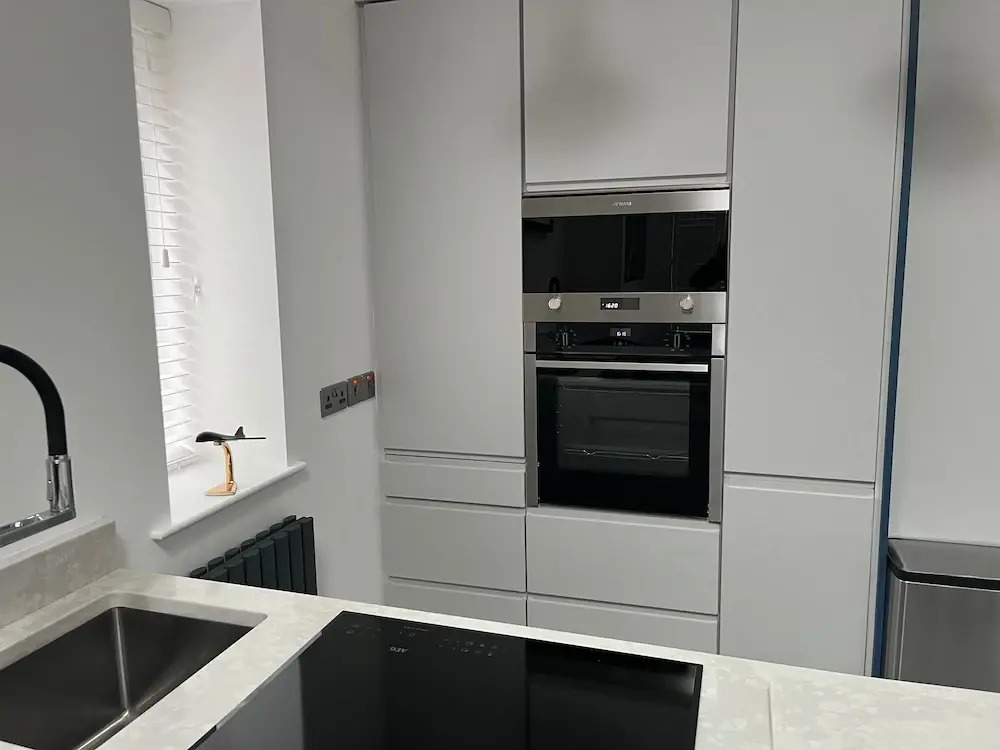 Cottage-sleeps 5-parking-near Beach-fireplace