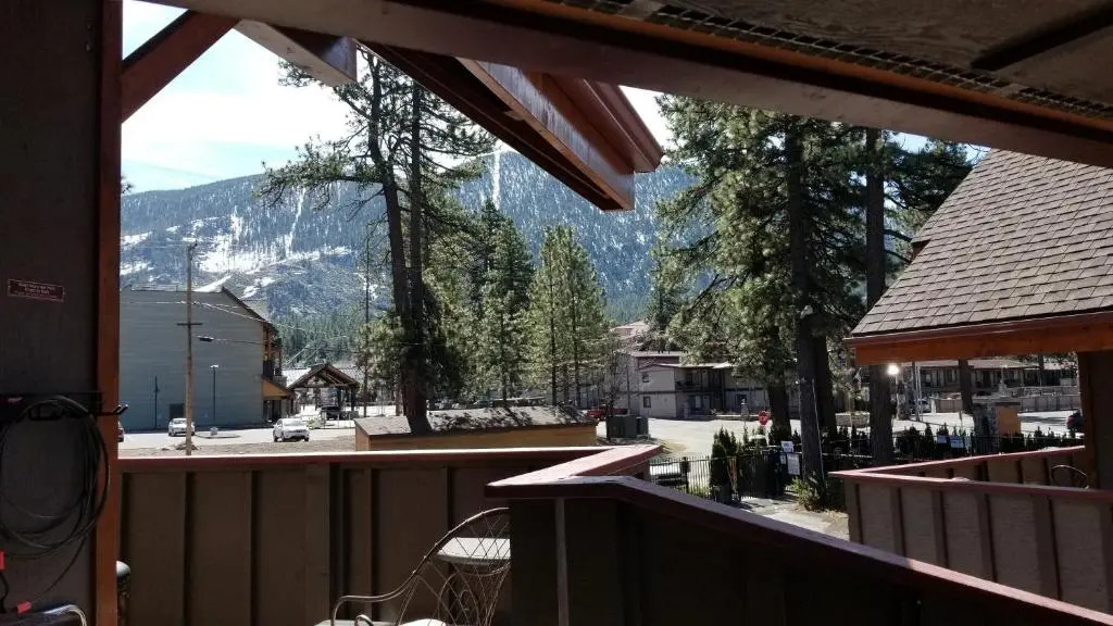 Gondola Lodge with 5-dollar Beach Voucher