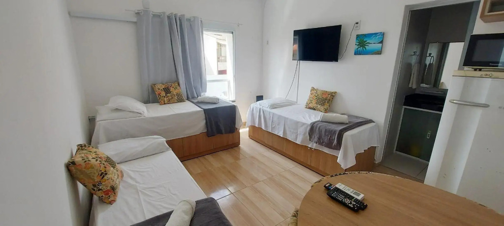 COPFL0102 - Pé na Areia! Kitnet para 5 pessoas em Praia do Flamengo por Beehost