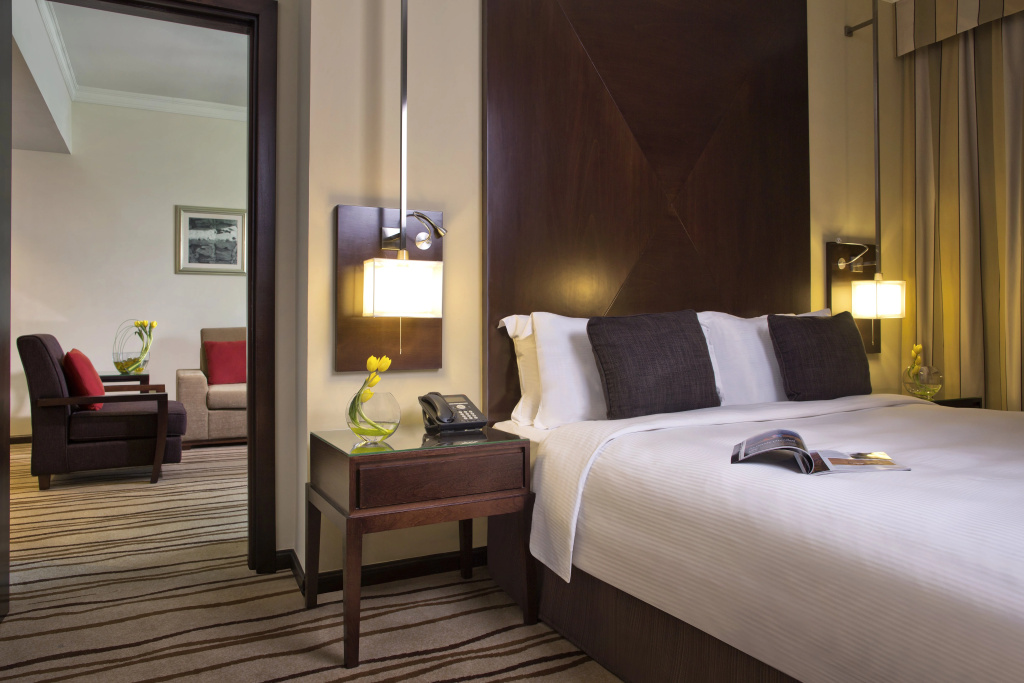 Отель Radisson Blu Barsha Heights