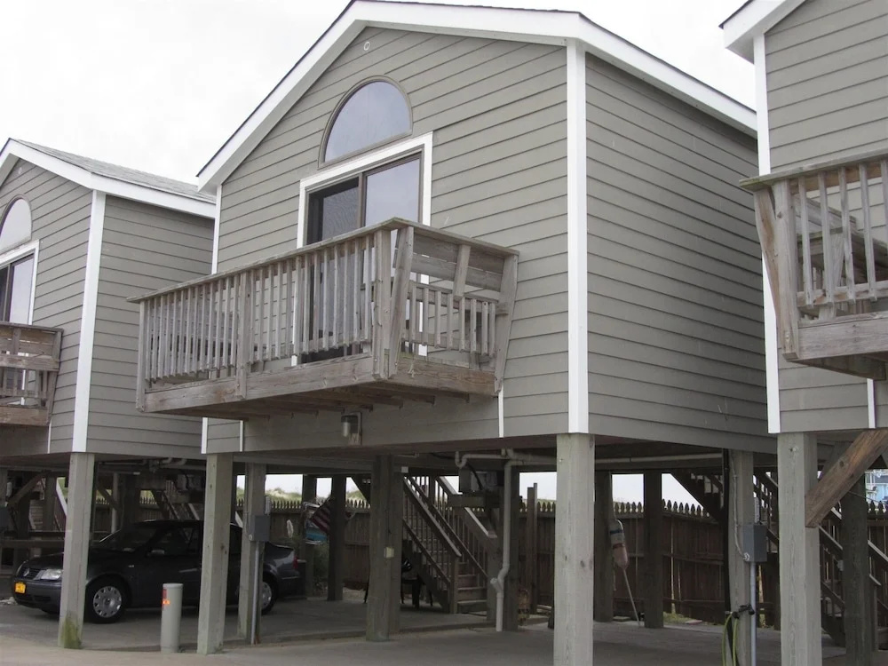 4 Carolina Lady Studio Bedroom Condo by RedAwning