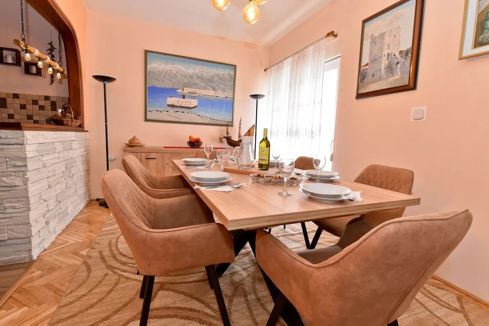 Family Home Agava