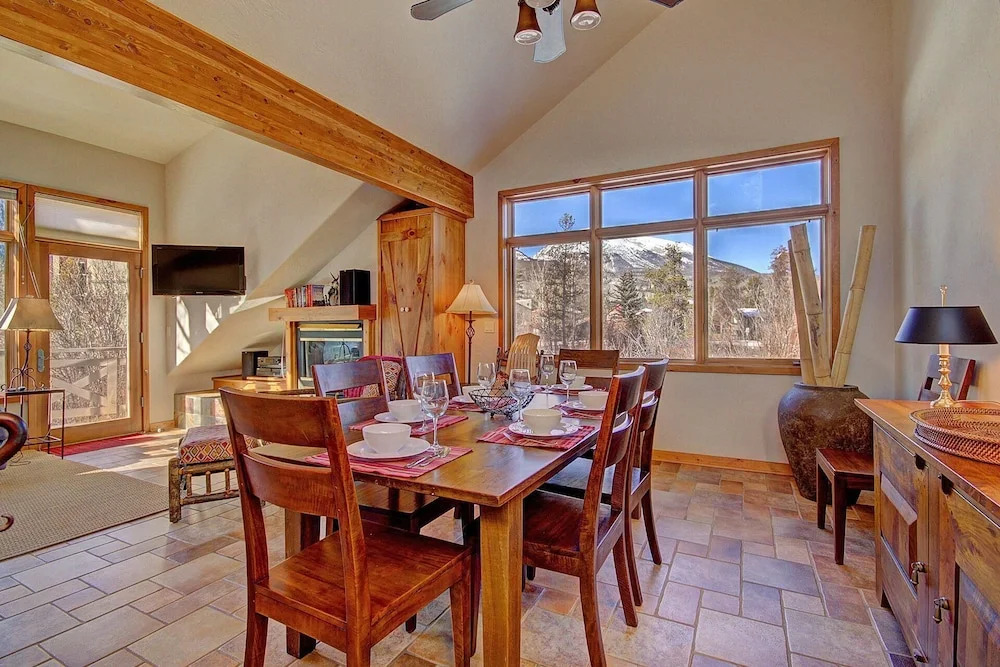 401 Creekside Townhome