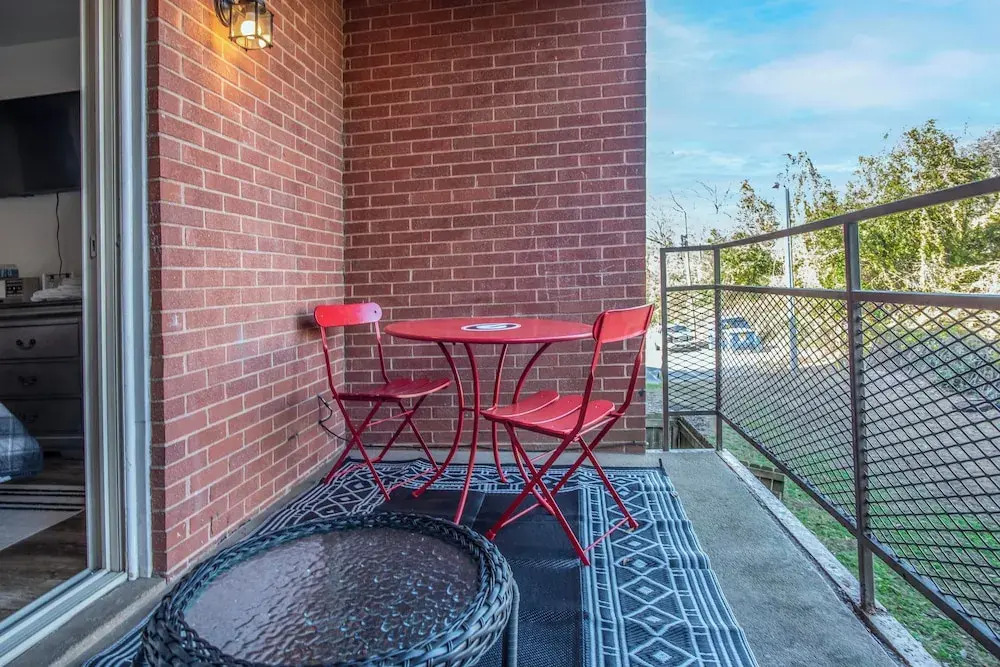 Classic City Getaway at Stadium Village