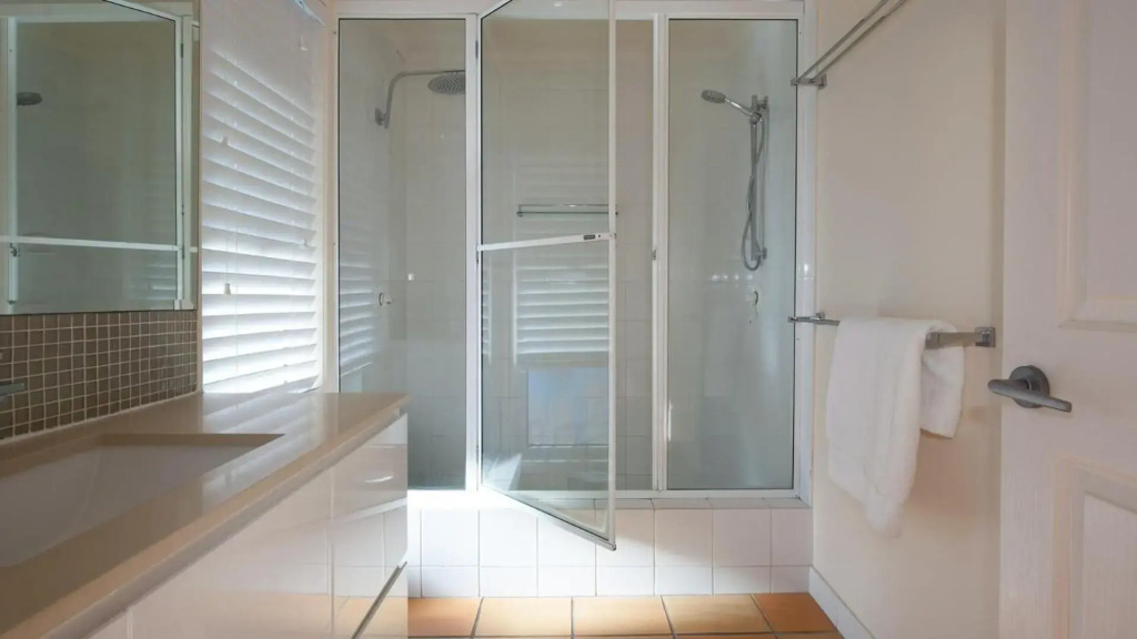 Belmore Terrace Perfect Pad Just 100 metres to the beach