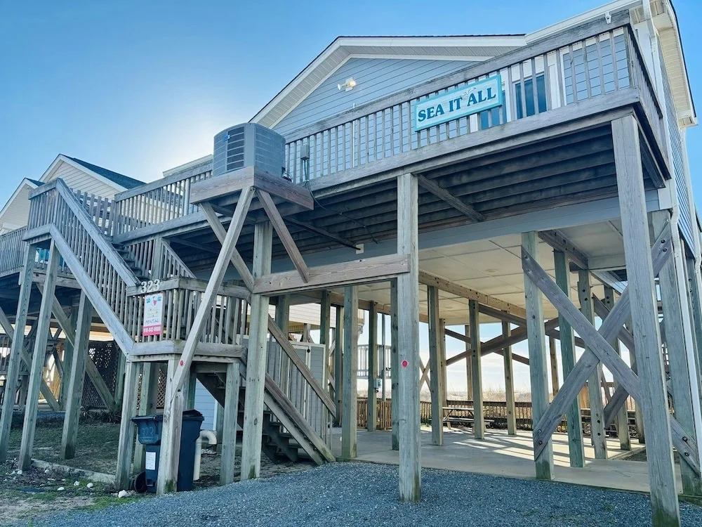 Sea It All 2 Bedroom Home by RedAwning