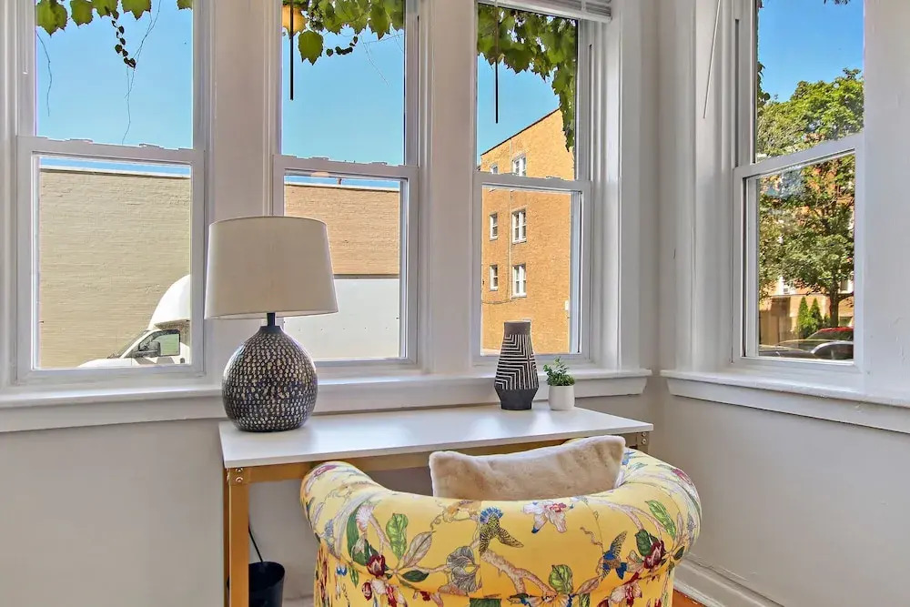 Charming 3BR Rogers Park Home in Newgard