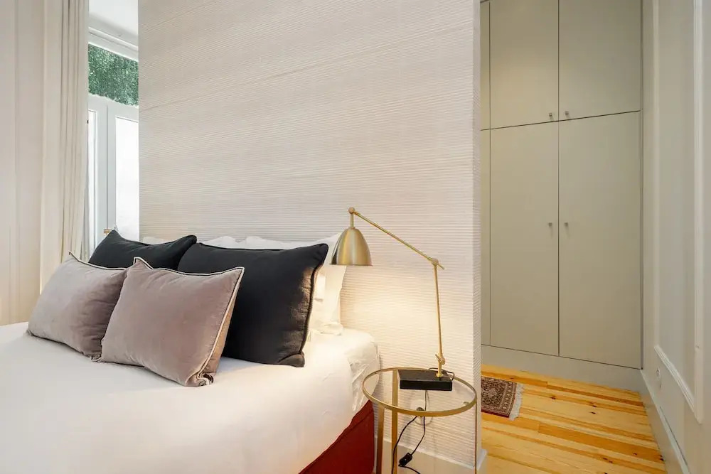 Luxury Stay In Prime Location W/ Ac, Lift & Private Patio