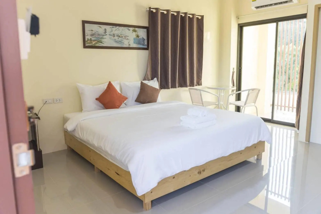 Yaibua Hotel