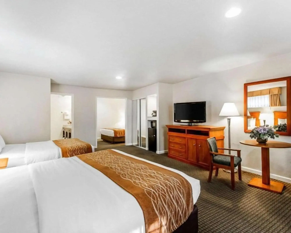 The Inn at 1252 Monterey