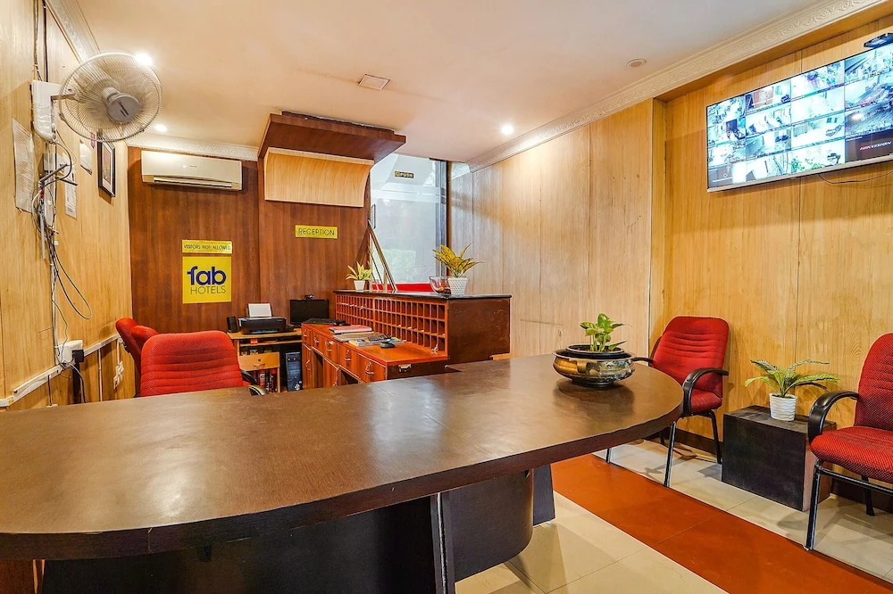 Fabhotel Skyry I