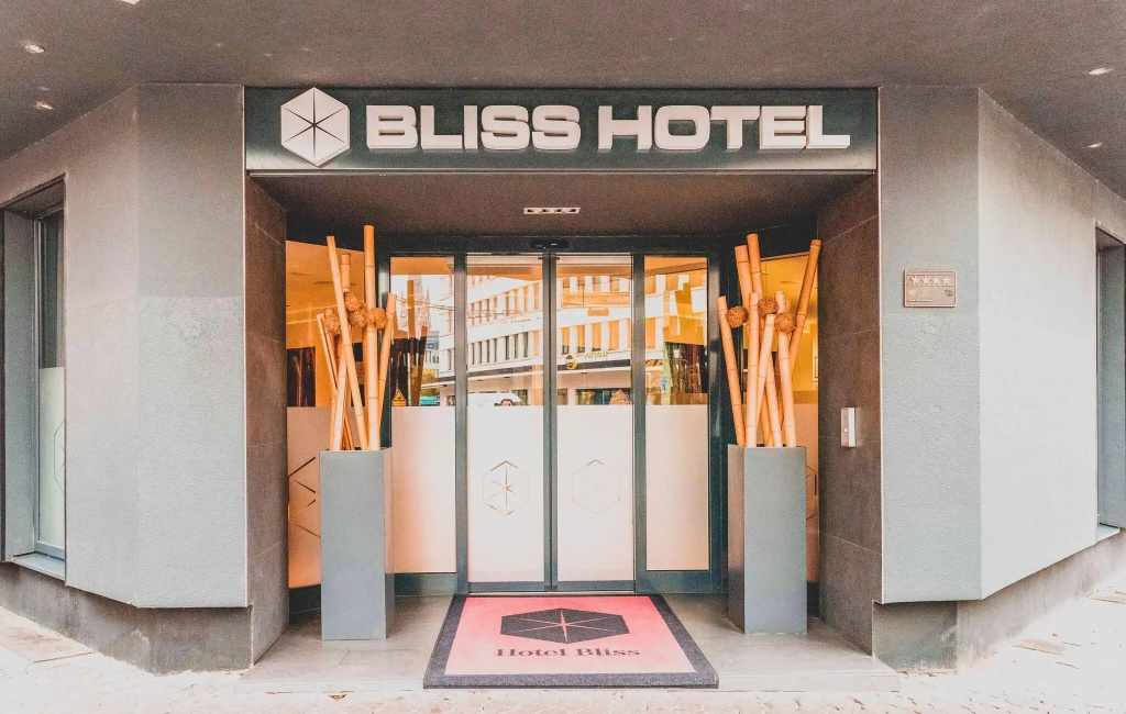 Hotel Bliss