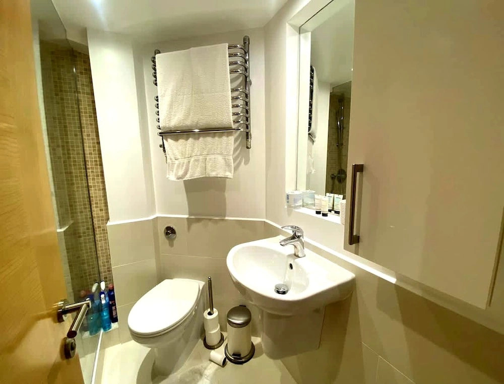 Stylish London Flat With Private Patio