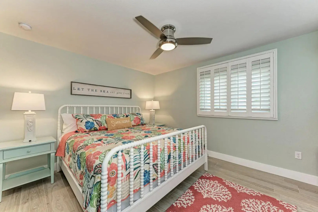 Sea La Vie - 205 - 55th