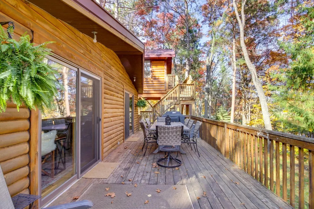 Spacious Cabin on Cross Lake: Treehouse & Sauna!