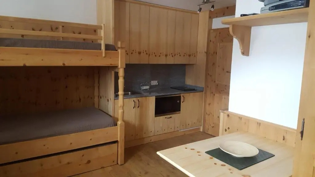 Relaxing confortable studio, heated garage, skiroom