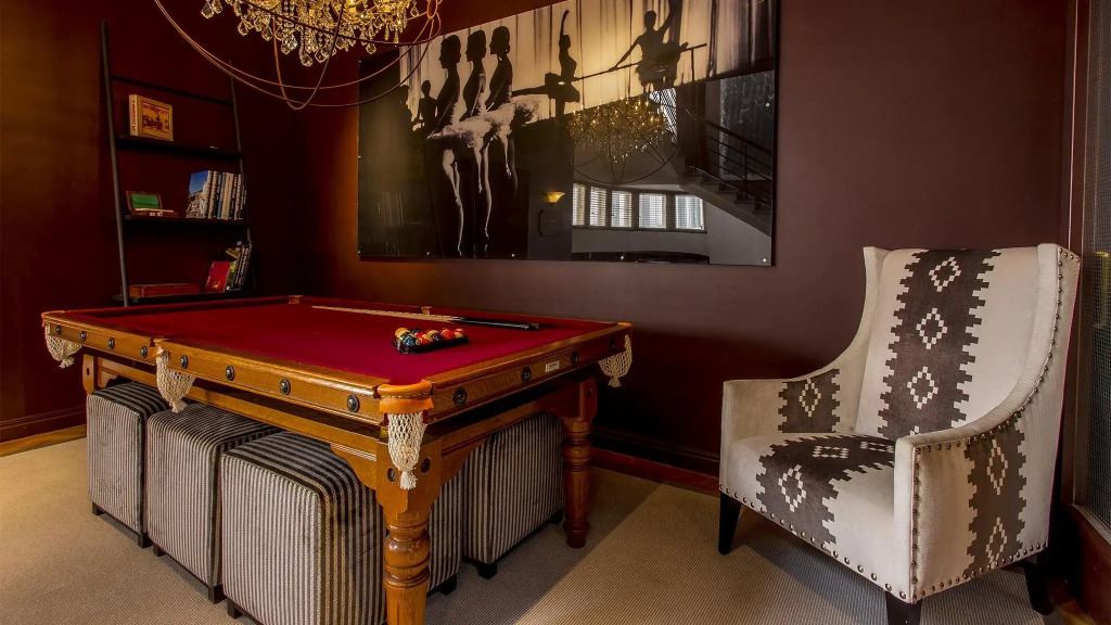 Hotel St. Petersbourg