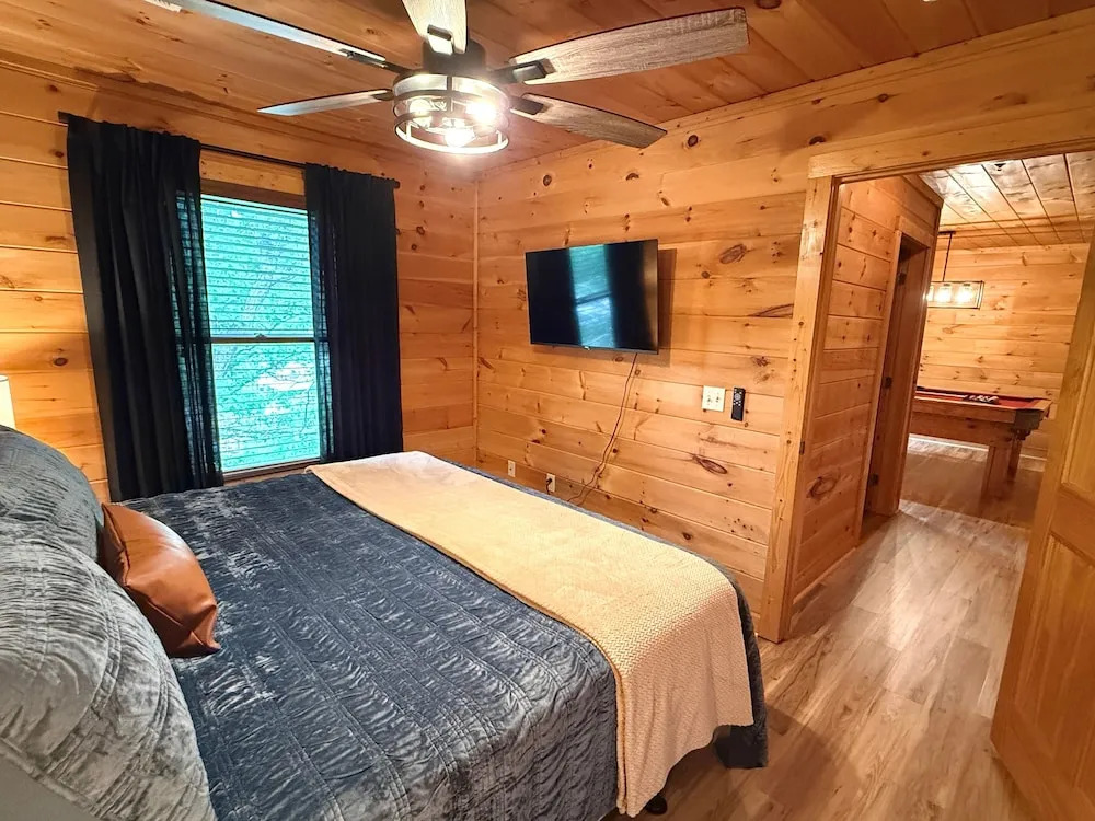 Silver Maple Summit 2 Bedroom Cabin