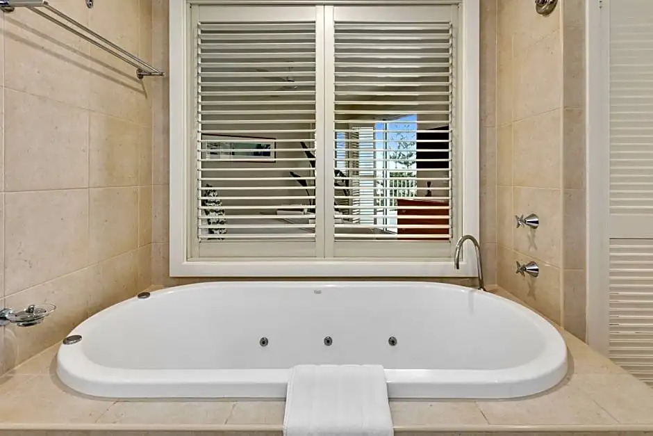 Salt - 2brm apartment with Spa bath and Ocean Views