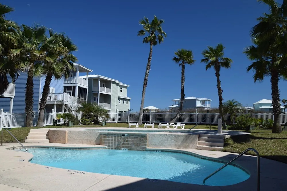 Spinnaker House - Four Bedroom Home