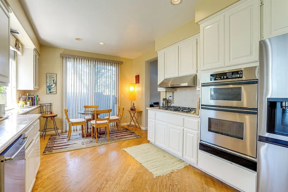 1 Block to Bay: Pet-friendly Retreat in Alameda