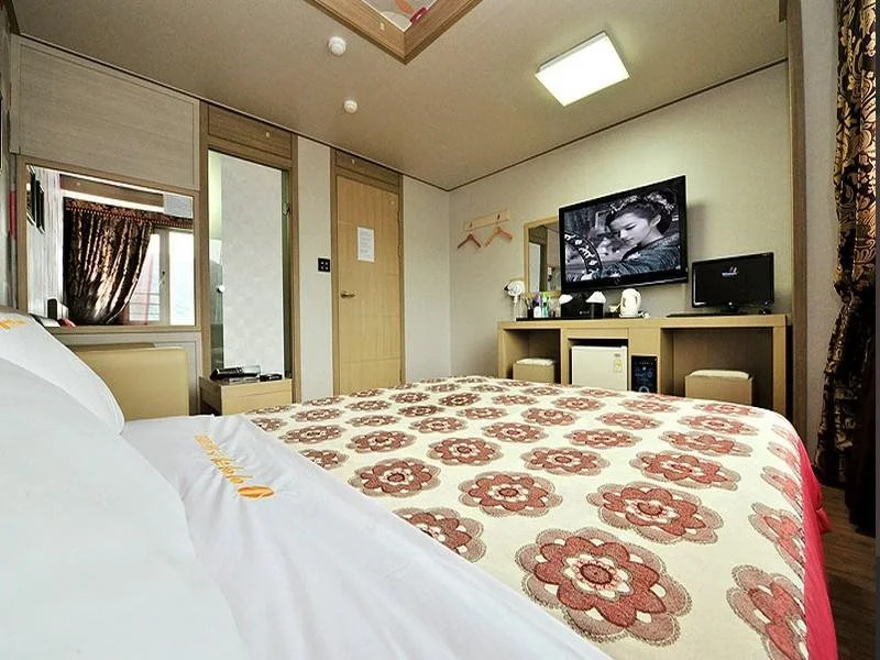 Iris Hotel