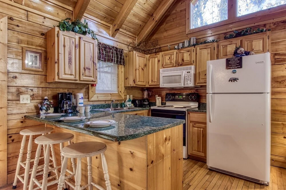 ER259- Country Charm Great Location, Close to town cabin