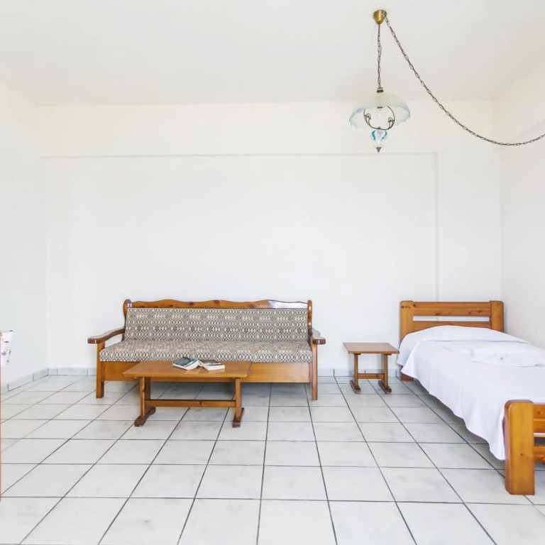 Yiannis Ηotel