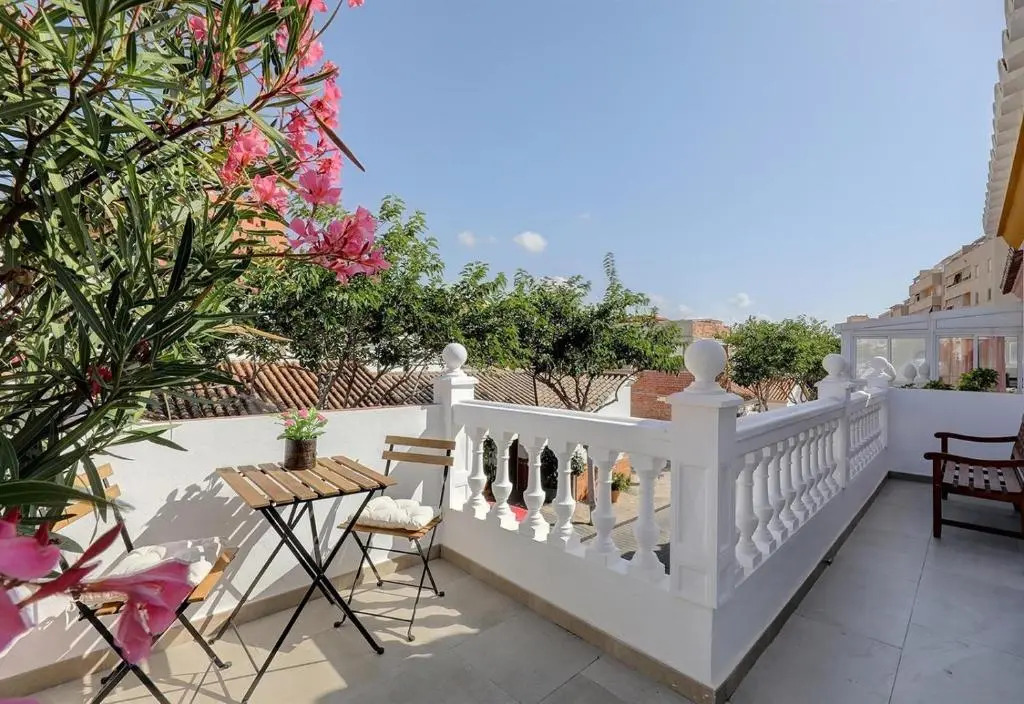Renovated townhouse San Roque 91