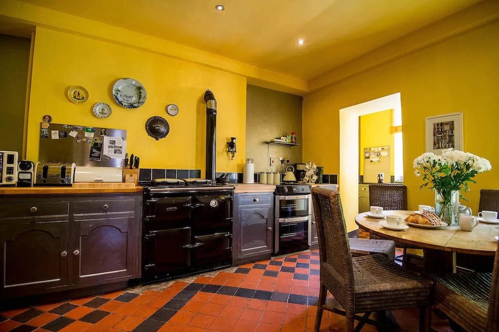The Cors - Charming Country Escape for Large Family Groups