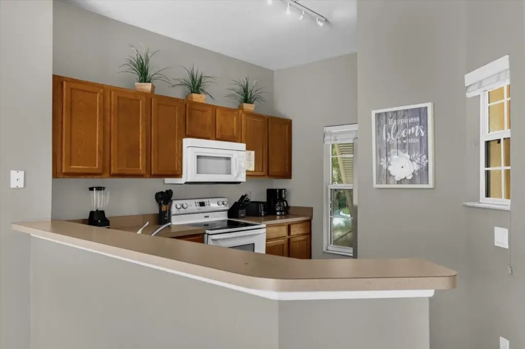 3 Bedrooms 25 Bathrooms Encantada 3122 Yl