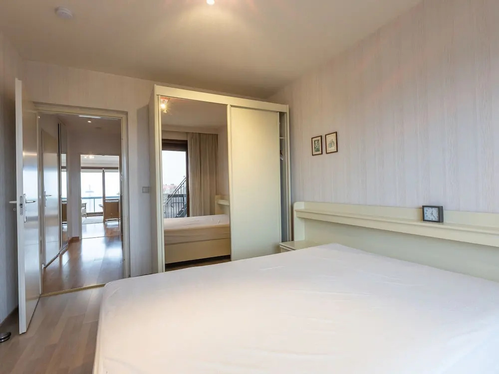 Apartment With sea View and Sunny Terrace