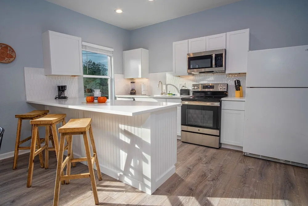 Downtown Dream Home Spacious 4br/2ba Sleeps 12!