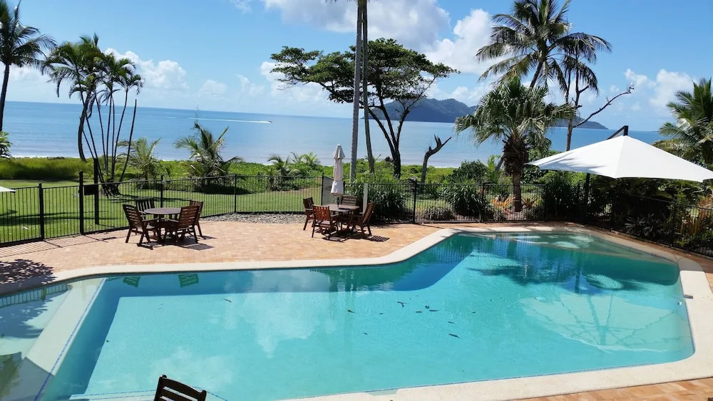 Wongalinga Absolute Beachfront Unit 9 2 Bedroom