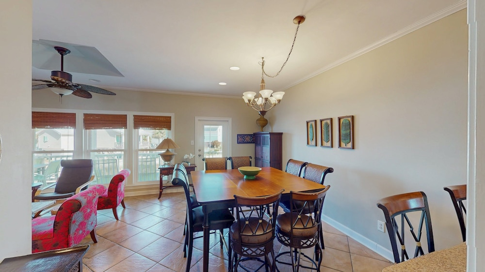 Amazing 5-bedroom Home With Incredible Views From 4 Balconies