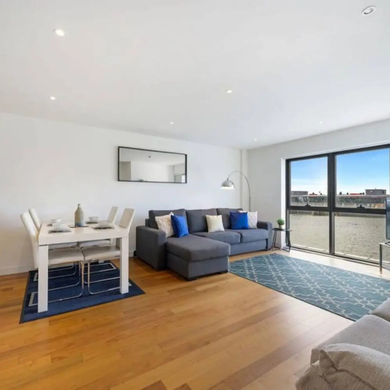 Host & Stay - Waterfront View