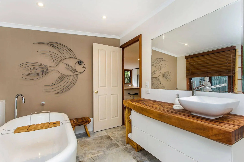 Bottlebrush Cottage
