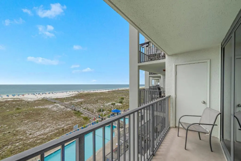 Phoenix VI 6511 - Beachfront Updated Condo!