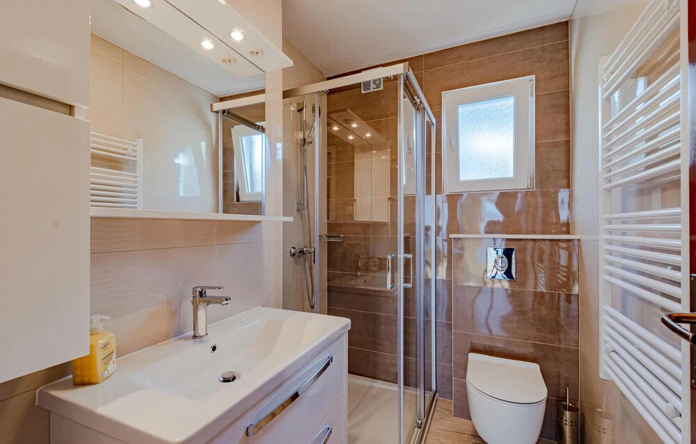 Amazing Home in Tankaraca With Wifi and 4 Bedrooms